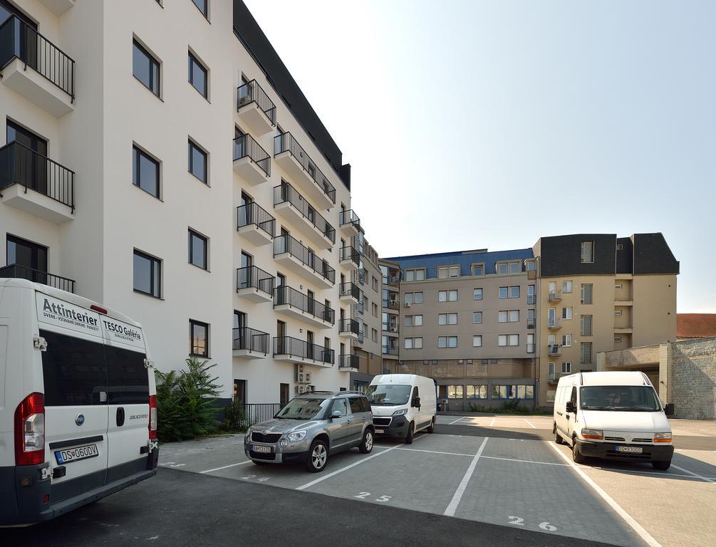 Charming & Cozy Ambiente Apartments Bratislava Exteriör bild